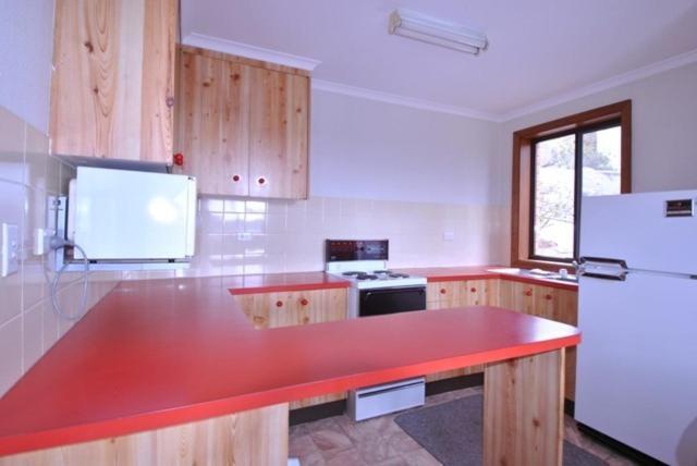 Brown House 2 Jindabyne Room photo